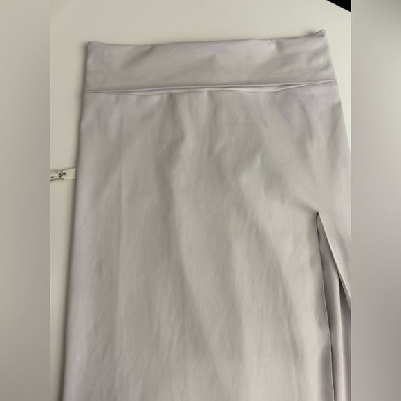 SKIMS Shaping Swim Long Kirt Size M - Picture 4 of 8